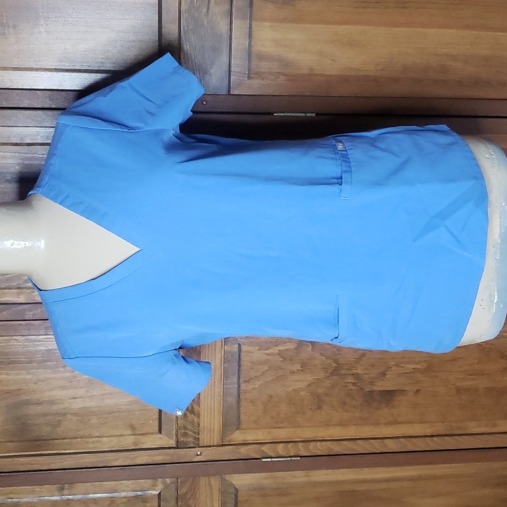 Figs Women's Casma Three Pocket Scrub Top Sz S